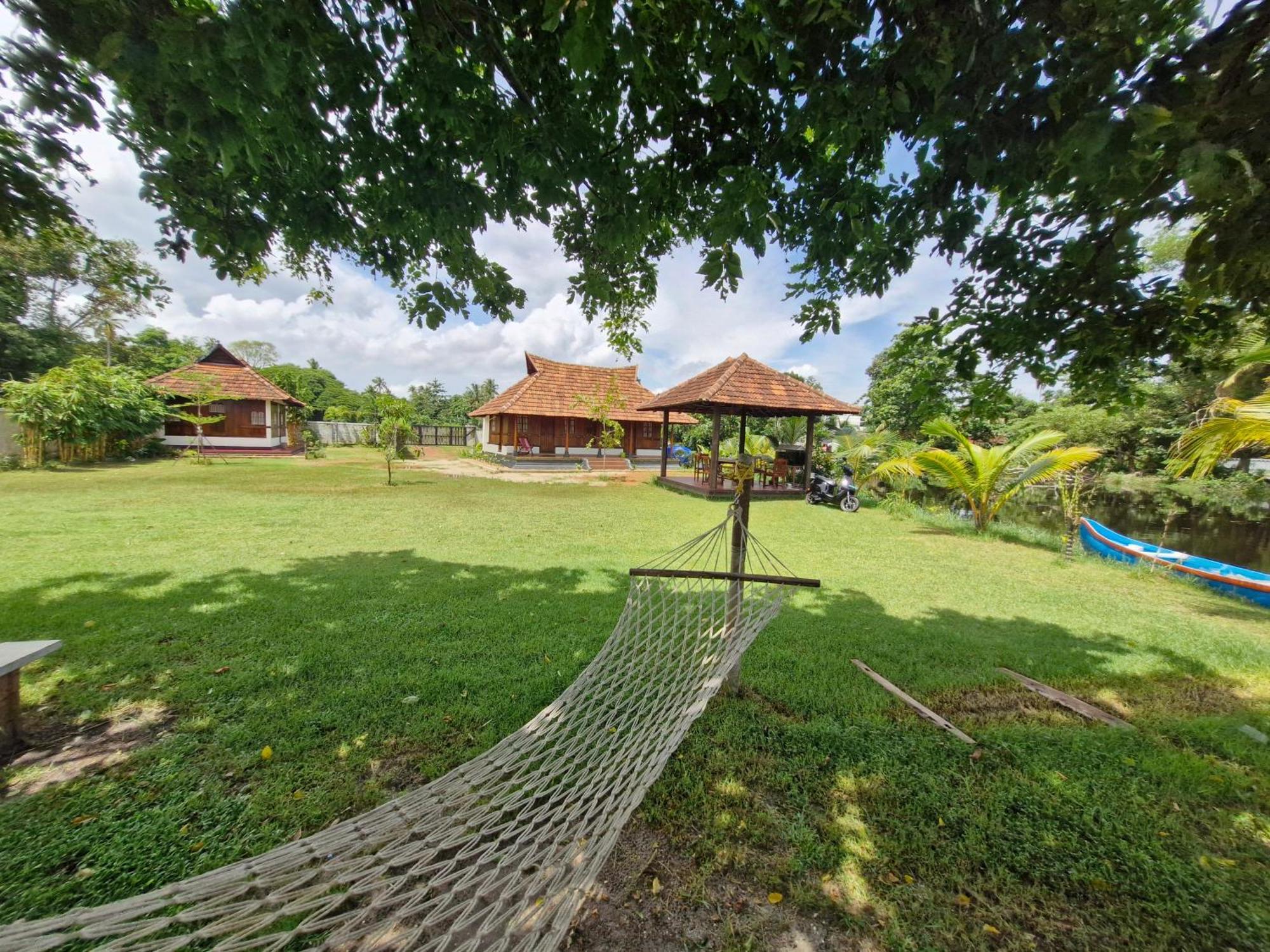 アーラップーザ県 Gypsea Marari Bed & Breakfast エクステリア 写真
